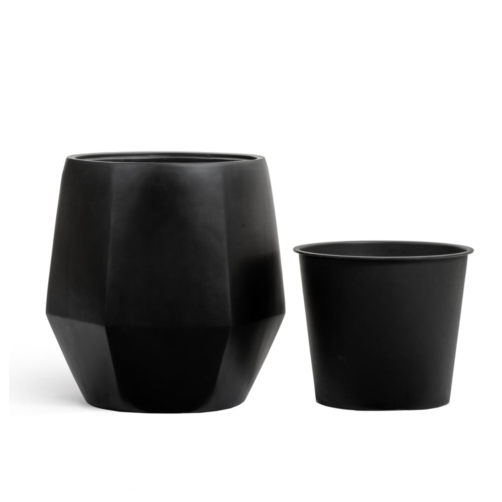 Кашпо TREEZ Effectory Crystal Многогранник Антрацит — фото в интерьере, купить в Краснодаре в интернет-магазине Зелёный Дворик