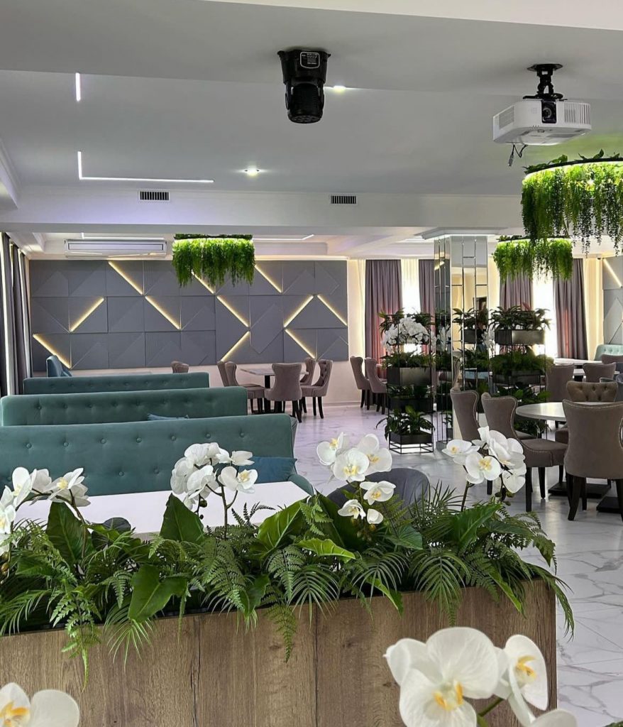 Central Park Cafe г. Абинск — иллюстрация 2