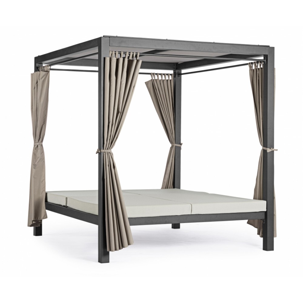 Шатер с лежаками