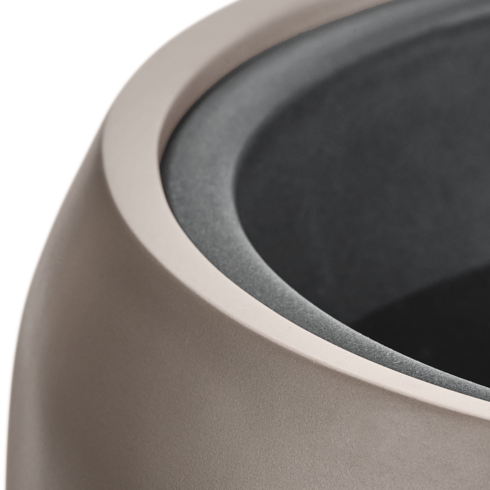 41.33-04-24-131-LCSV-513333 Кашпо TREEZ Effectory Metal Высокий округлый конус Лаковое тёмное серебро