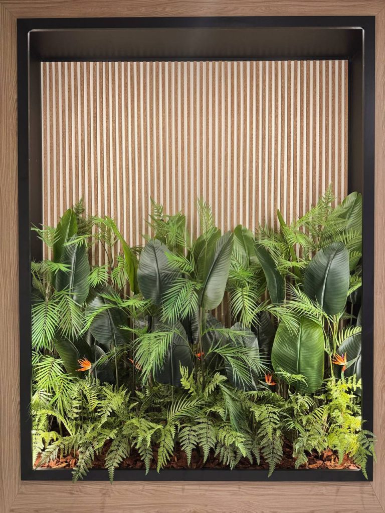 озеленение искусственными растениями в Краснодаре