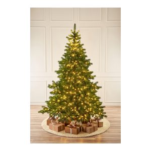 Зеленая новогодняя елка в Краснодаре